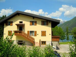 Schönes Ferienhaus für 6 Personen mit Parkanlage am Ledrosee - Molina di Ledro - image1