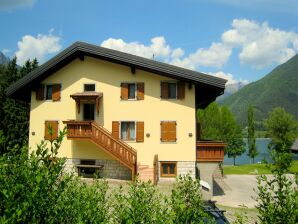 Schönes Ferienhaus für 6 Personen mit Parkanlage am Ledrosee - Molina di Ledro - image1