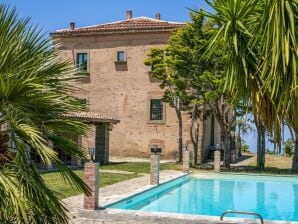 Holiday house Schönes Ferienhaus in der Nähe von Bergen und Meer - Sant Angelo Di Brolo - image1