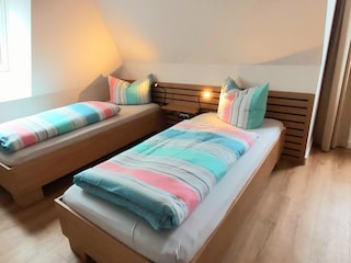 Schlafzimmer 1