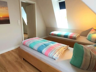 Schlafzimmer 1