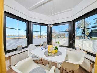 Essbereich mit Blick auf die Schlei