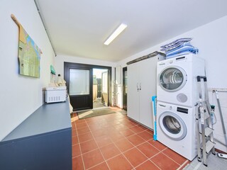 Nebenraum (Waschmaschine/Trockner), Fahrräder abstellen