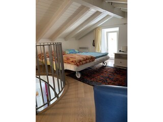 Galerie, bequemes grosses Schlafsofa, ideal f. Kinder