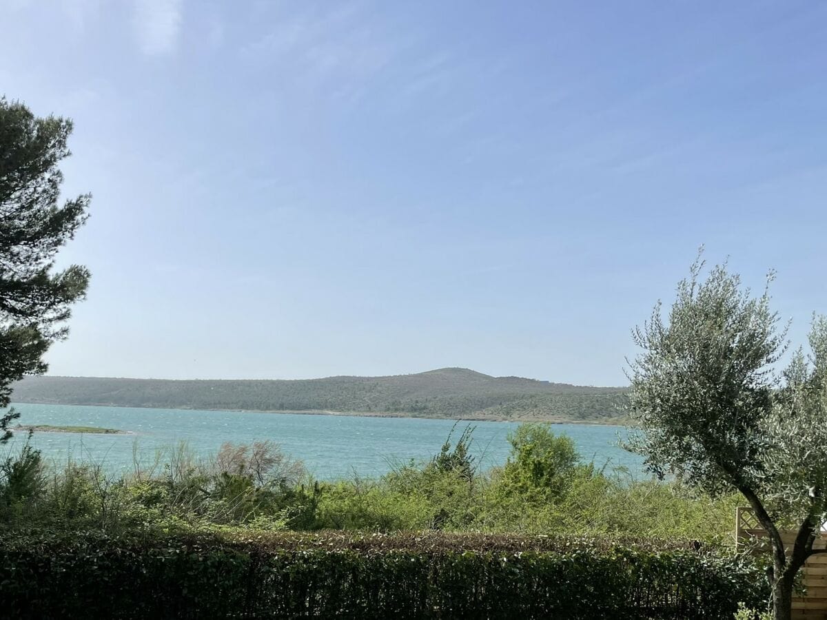 Mediterraner Garten mit fantastischem Meerblick