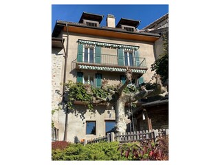 La Vigneronne mit Garten und Balkon