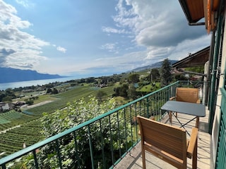 Panorama-Blick vom privaten Balkon