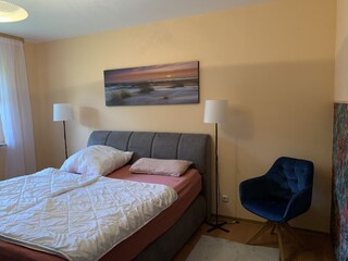 Schlafzimmer 1
