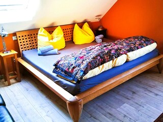 Schlafzimmer 2