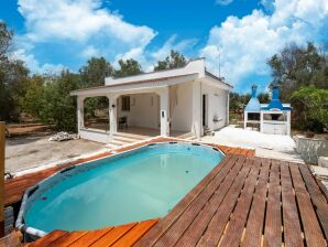 Holiday house Geräumiges Ferienhaus in Francavilla mit Pool - Oria - image1