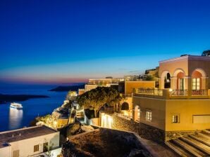 Holiday park Wonderful villa with whirlpool and great location in Fira - Imerovigli - image1