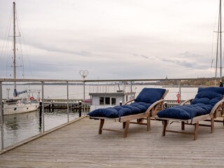 Hafenkino bequem vom Oberdeck