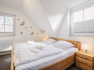 Schlafzimmer mit Doppelbett 180x200cm