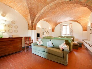 Farmhouse Morrona Features 18
