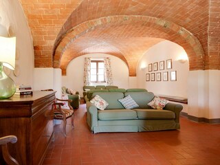 Farmhouse Morrona Features 19