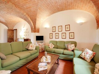 Farmhouse Morrona Features 20