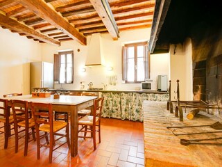 Farmhouse Morrona Features 22