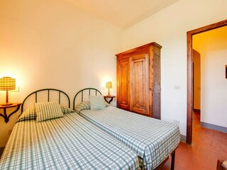 Farmhouse Morrona Features 27