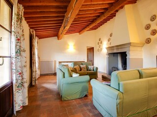 Farmhouse Morrona Features 21