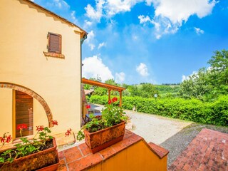 Farmhouse Morrona Outdoor Recording 10