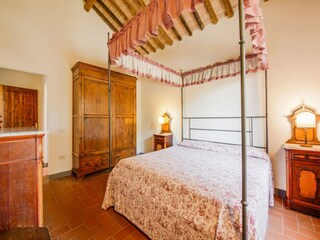 Farmhouse Morrona Features 18