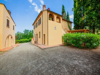 Farmhouse Morrona Outdoor Recording 14