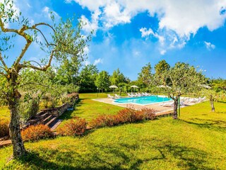 Farmhouse Morrona Outdoor Recording 5