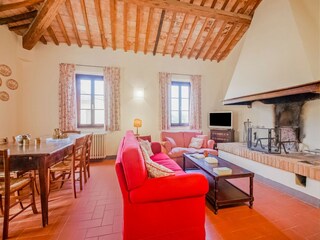 Farmhouse Morrona Features 20