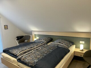 Schlafzimmer 2