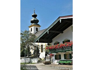 Kath. Kirche mit Mesnerhaus