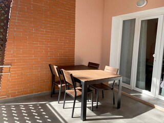 The furnished terrace