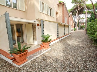Ansicht des Hauses und der Terrasse