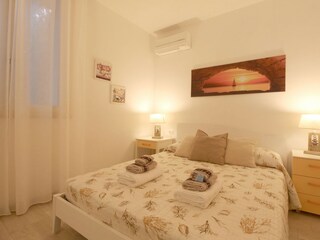 Schlafzimmer mit Doppelbett
