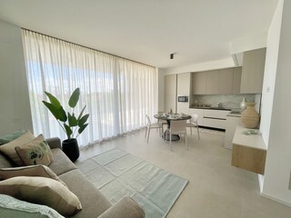 Wohnzimmer mit Kochnische
