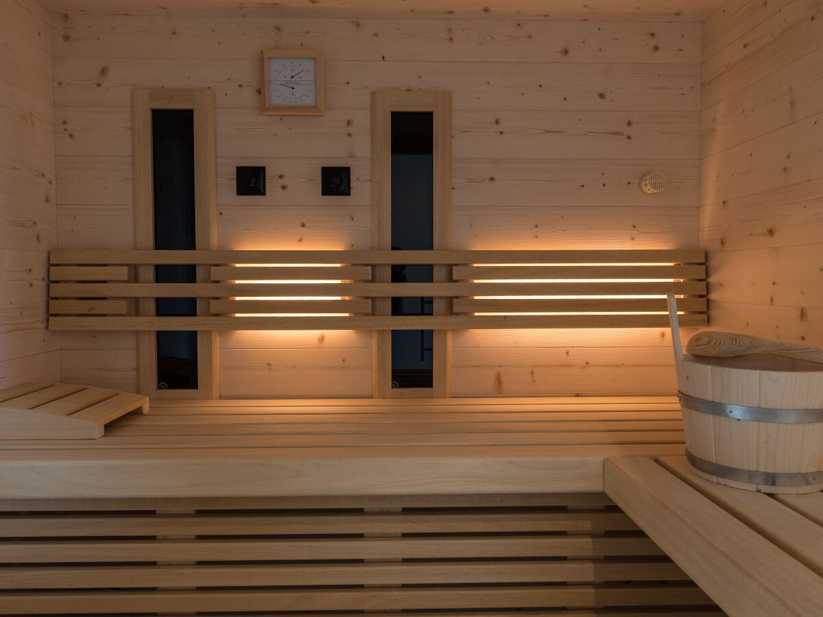 Private Sauna (finnische, Bio-Dampf und Infrarot)