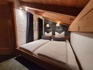 zweites Schlafzimmer, (Einstieg nur von Vorne möglich)