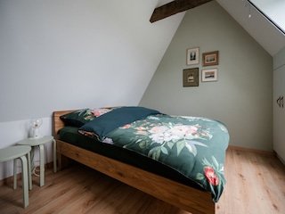 Schlafzimmer mit Doppelbett