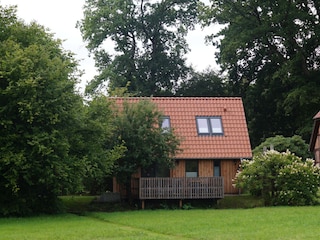 Blick von den Oertzewiesen auf`s Haus