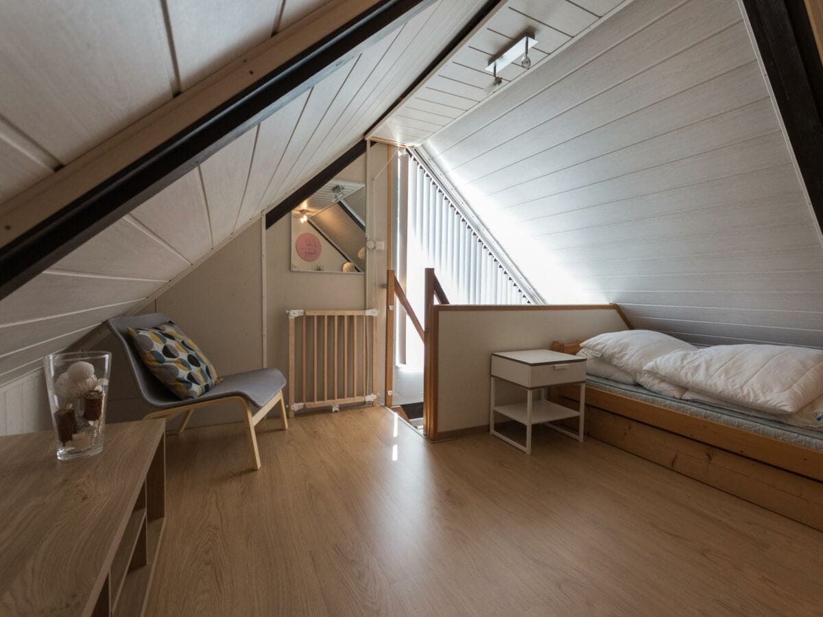 5. Bett im Treppenhaus