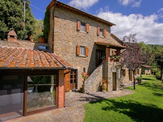 Villa Cortona Outdoor Recording 7