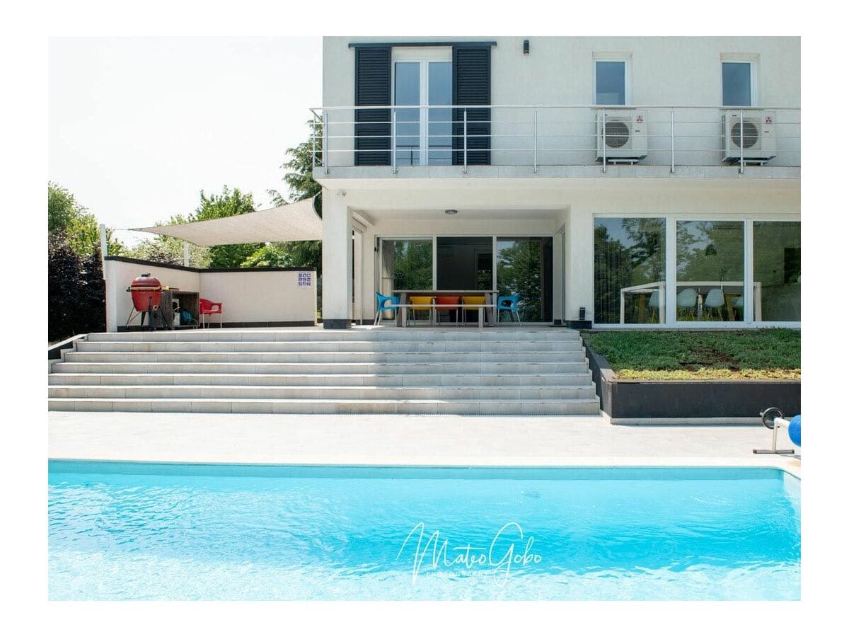 Villa Suncano mit Pool