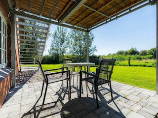 Sonnige Westterrasse