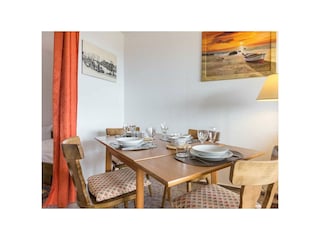 Wohnzimmer mit Essbereich