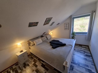 Schlafzimmer 2
