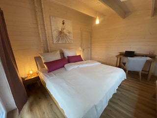 Schlafzimmer 2