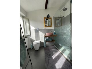 Badezimmer im 2. Stock