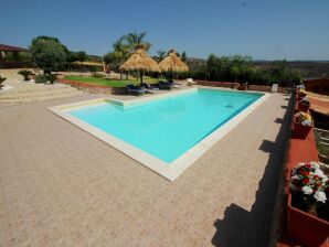 Holiday house Inviting holiday home with private pool - Canicattini Bagni - image1