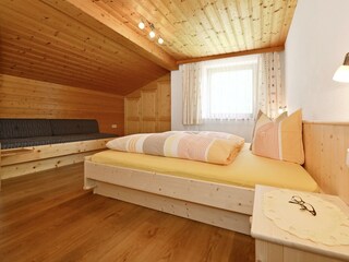Schlafzimmer 2