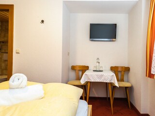 Doppelzimmer (DZ 3) 04