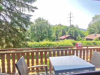 Sonnige Südhanglage - Blick von der Terrasse